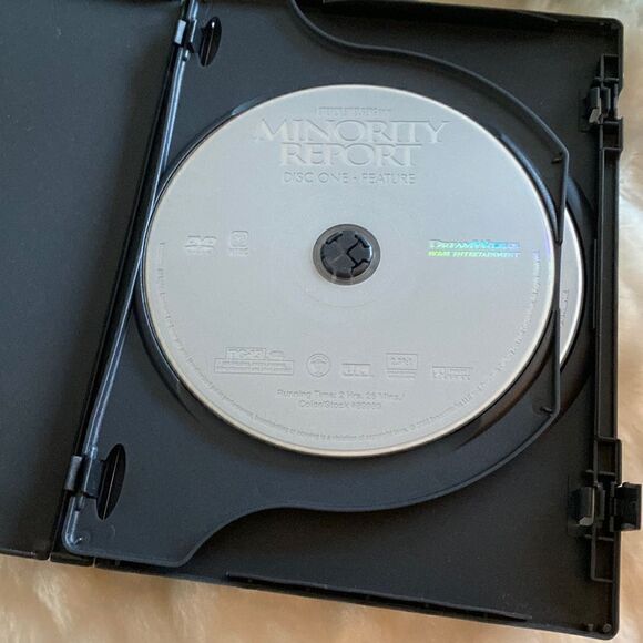 Minority Report DVD   - Picture 4 of 4